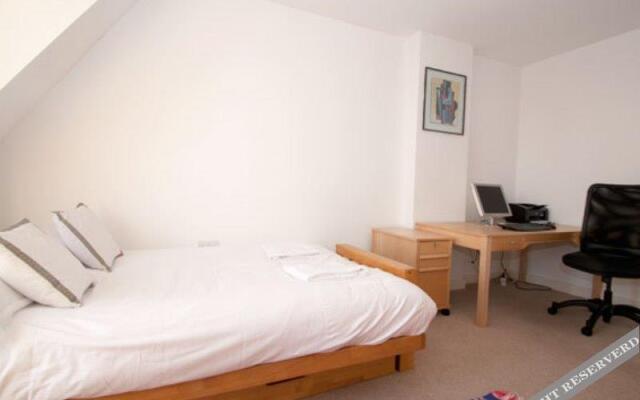 Veeve  Top Of The World White Lion Street 2 Bed Penthouse Islington