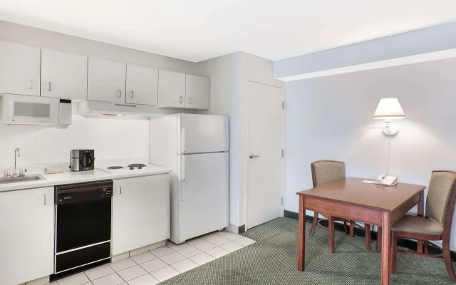 Hawthorn Suites Sacramento