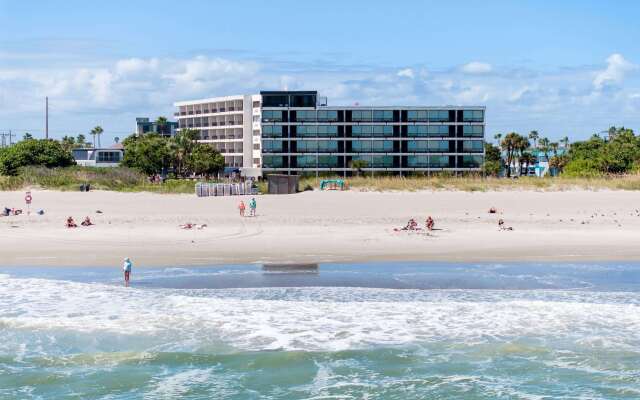 La Quinta Inn & Suites by Wyndham Cocoa Beach Oceanfront