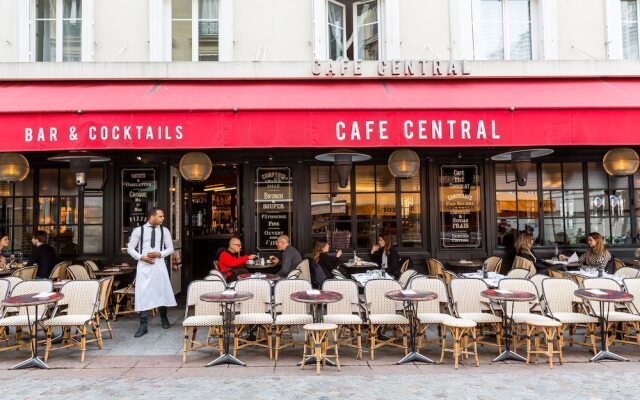 Balcony Views to the Eiffel Tower