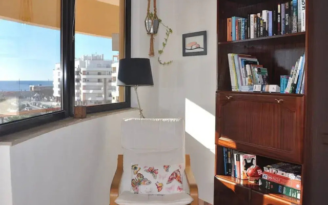 Apartment With Large Balcony and sea View