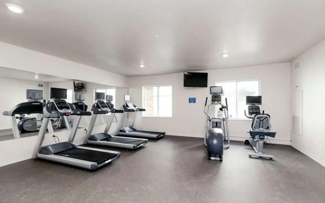 Soka Suites Dallas - Las Colinas