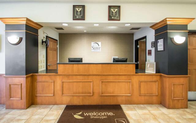 Comfort Inn & Suites Sheboygan I-43