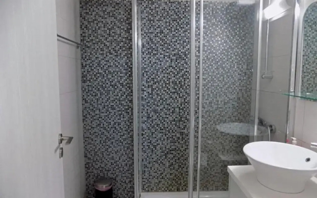 2b Boutique Seafront Apartment Olympic Beach