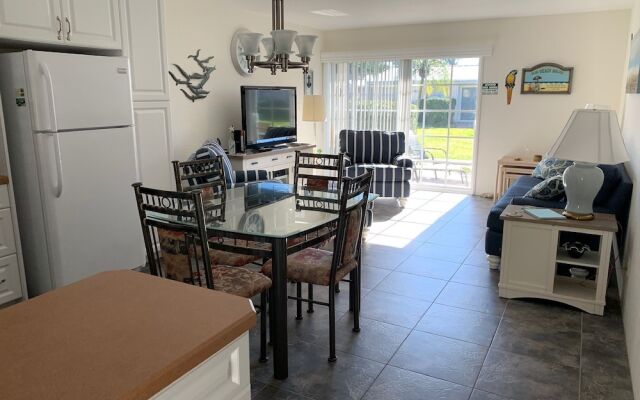 Jamaica Royale - 021 - 1 Br Condo