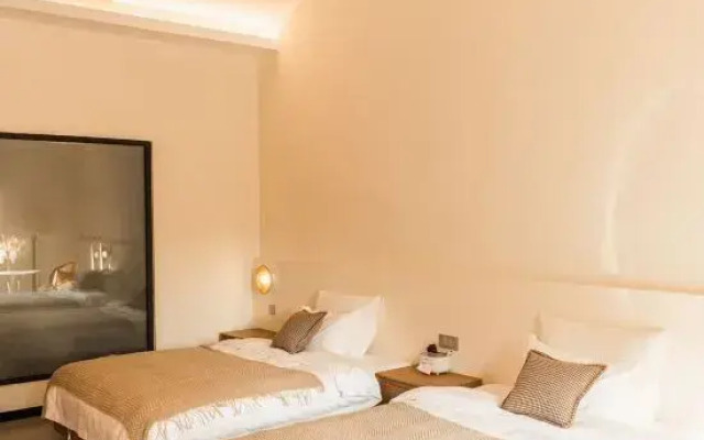 Pinyueju Homestay (Beihai Silver Beach Qiaogang Fengqing Street Branch)