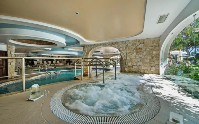 Four Seasons Country Club