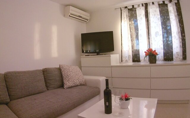 Apartment Near Old Town Dubrovnik With Terrace and Beatuful View