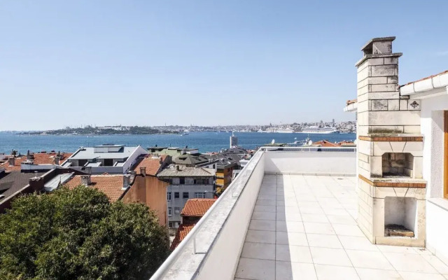 Duplex Flat With Bosphorus View in Uskudar