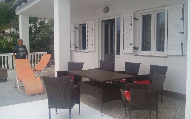 Holiday house Ivanka - 5m from sea: Cesarica, Riviera Senj