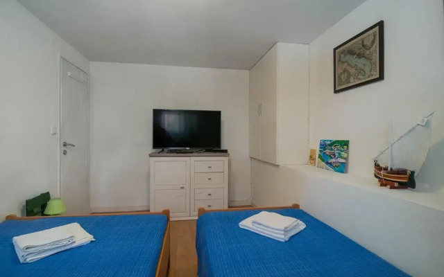 Nice Home in Povlja With 2 Bedrooms and Wifi