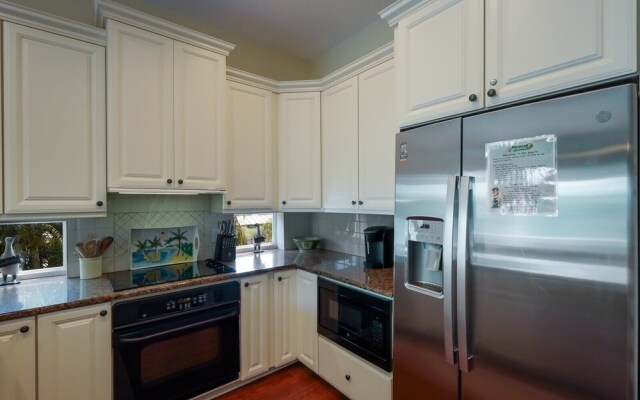 Sunkissed 3 Bedroom Townhouse by RedAwning