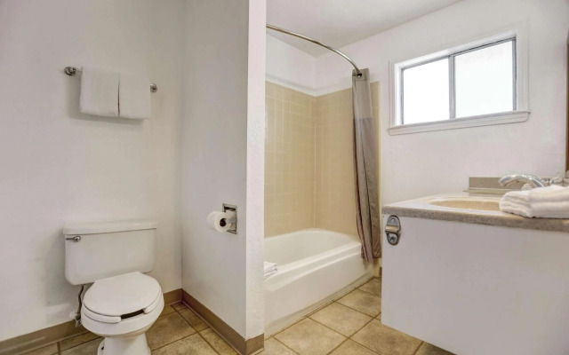 Motel 6 Fort Bragg, CA