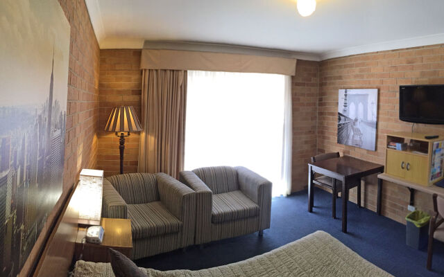 White Lanterns Motel