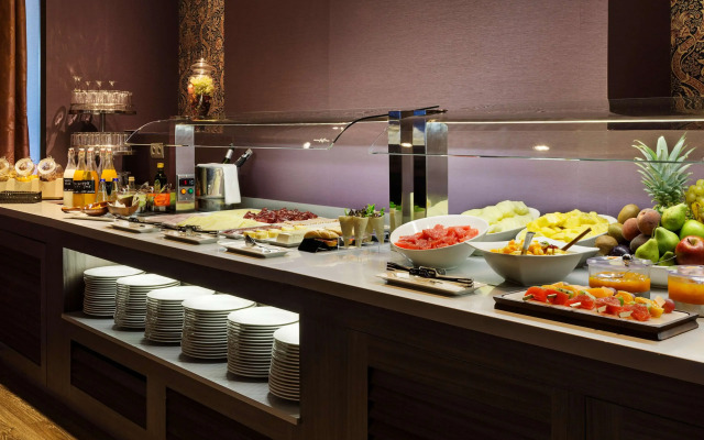 Catalonia Reina Victoria Hotel