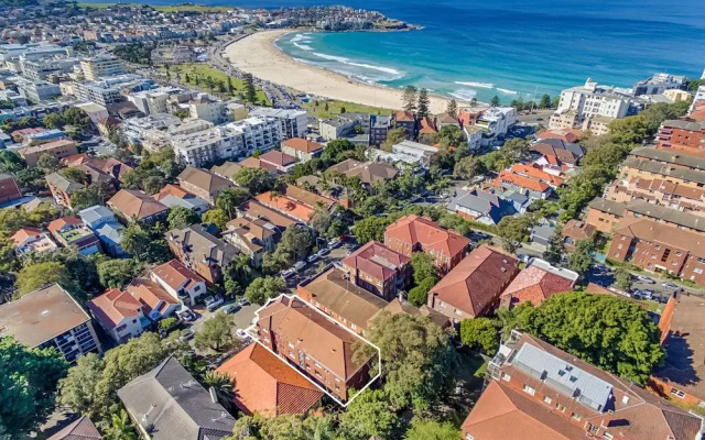 Bondi Beach Peach