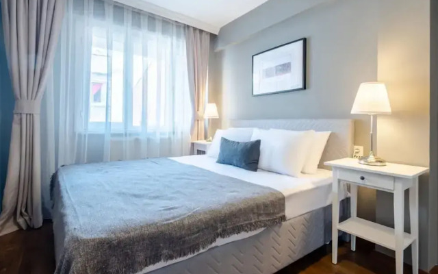 Remarkable Flat in the Heart of Cihangir