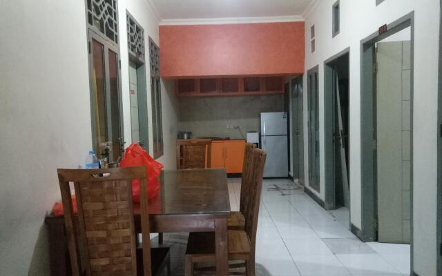 KoolKost @ Jalan Poros Maros