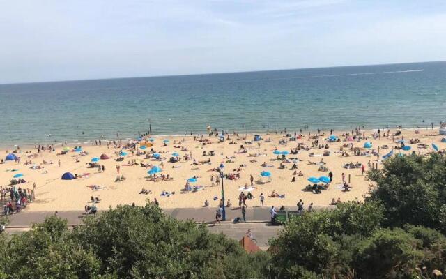B-New Flat,4 Adults,20 mins to Beach,Netflix,Wifi