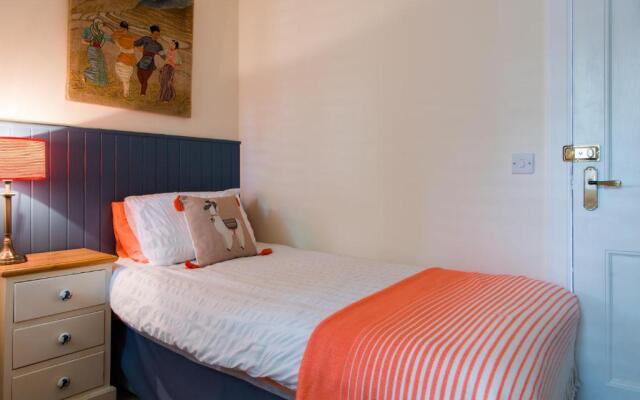 The Merryburn - Rooms and Courtyard Studios