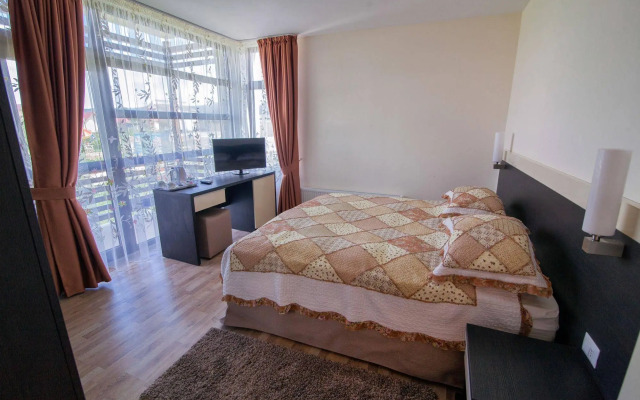 Armonia by Aristocratis