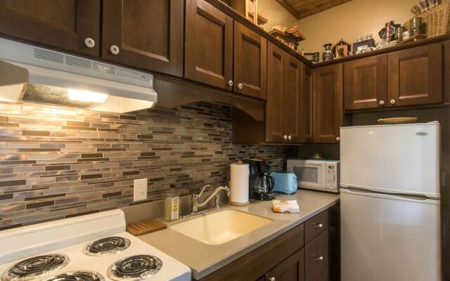 Calhoun House Inn & Suites