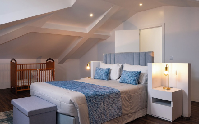 Snuggly Corner by Trip2Portugal