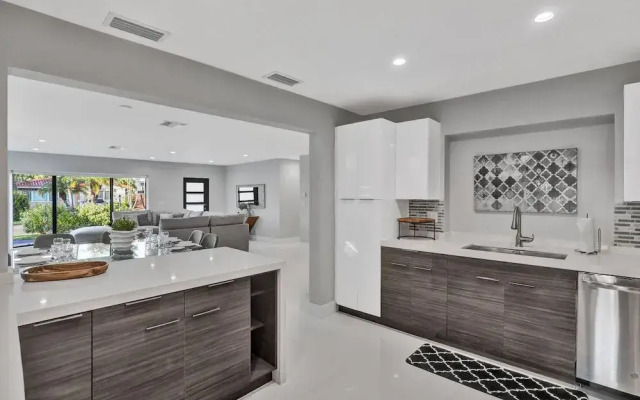 Renovated 5 Br Home with Heated Pool