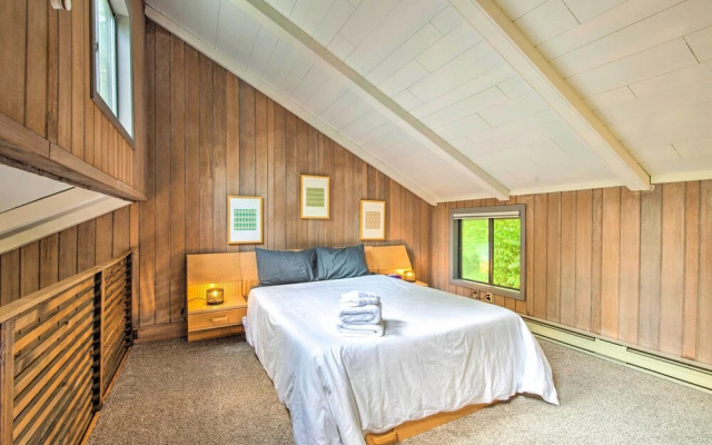 Pet-friendly Pocono Pines Rental w/ Hot Tub!