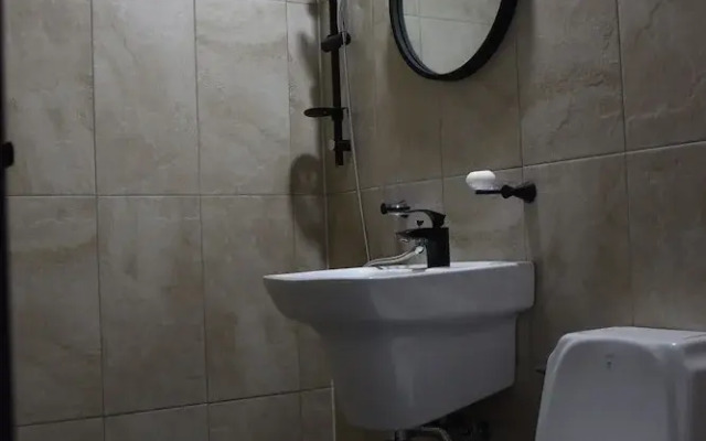 We Home Guesthouse - Hostel