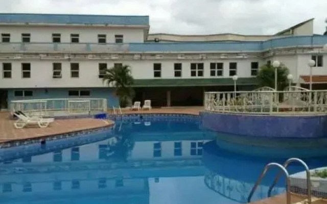 Nelrose Hotel