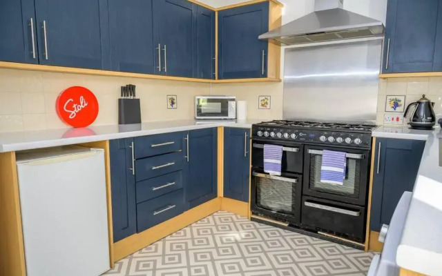 Large 7 bedroom town house in Chester City Centre