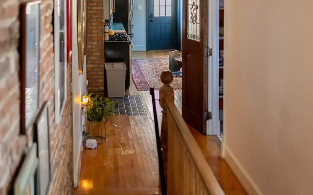 Wyatt's Saloon Guest House 2