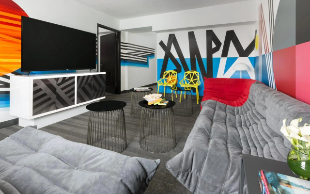 Studio Allston Hotel