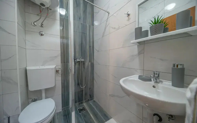 Green Pino Seaview Studios