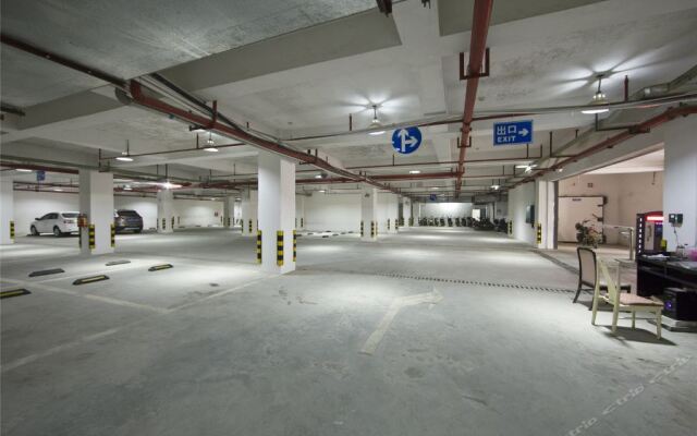 Vienna Hotel (Exposition center)