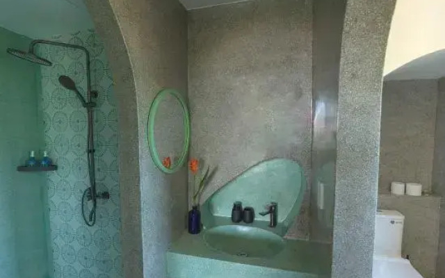Sunrise Ocean Villa 4BR- Hoi An