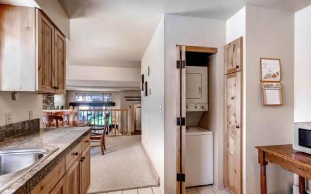 Cedars 18 - Ski-In/Ski-Out Apartment