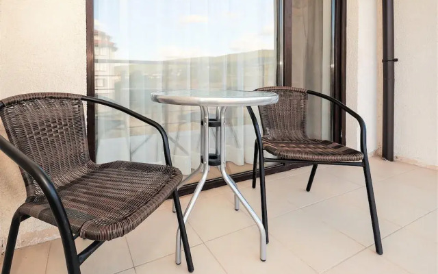 New Line Village Apartments, up to 4 Guests