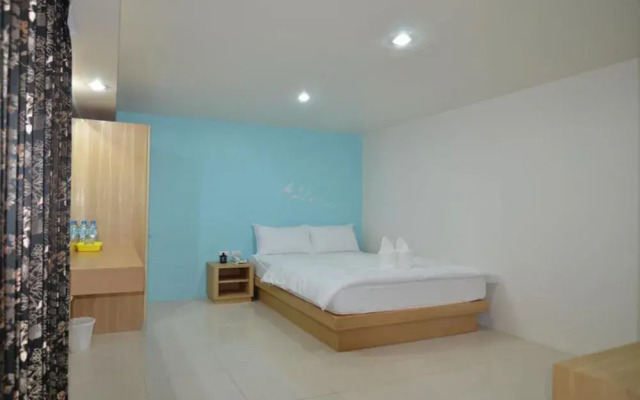 Issara Na Nakhon Living Hotel