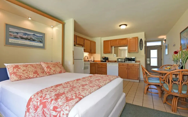 Napili Shores C116 Studio Bedroom Condo
