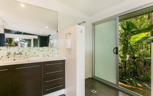 Rosewood House - sweeping ocean views