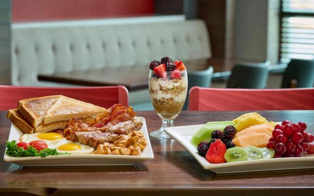 Holiday Inn Hotel & Suites Oakville @ Bronte by IHG