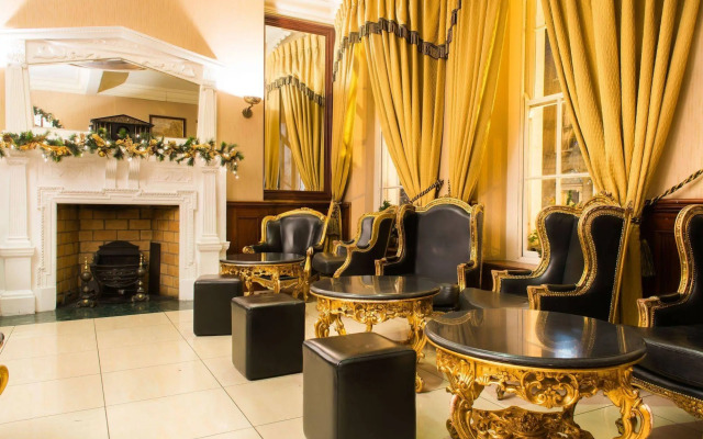 Russell Court Hotel