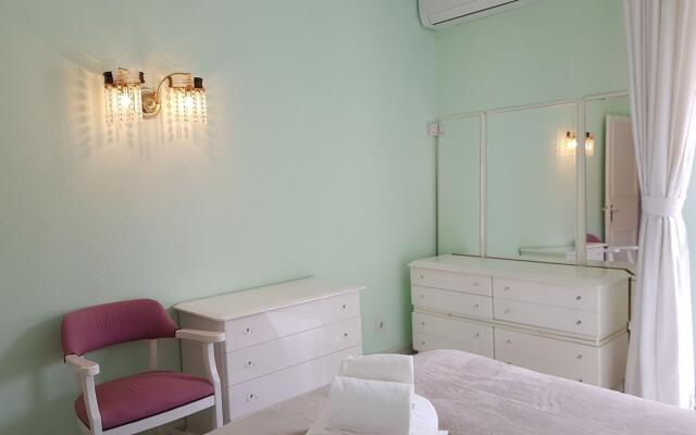 Tasteful Apartment in Fuengirola With Patio