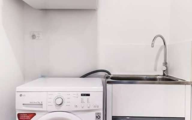 F03-darling Harbour 1 BDR APT