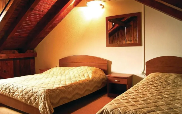 Awesome Home in Podstrana with Hot Tub, WiFi & 7 Bedrooms