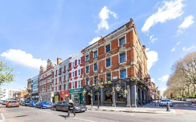 205 Earls Court Rooms