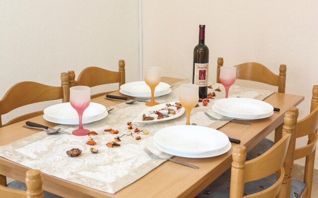 Nice Home in Slatine With Wifi and 5 Bedrooms