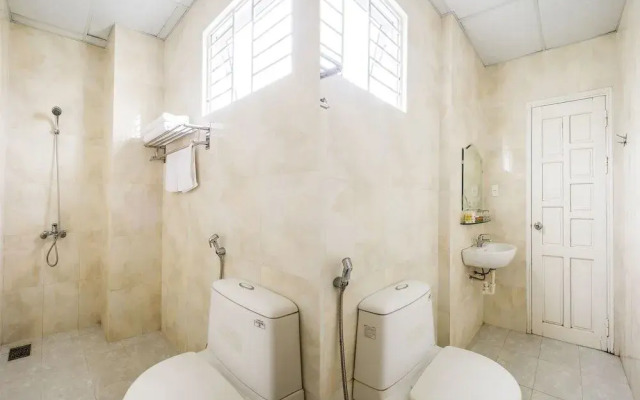 OYO 132 Ochna Hotel